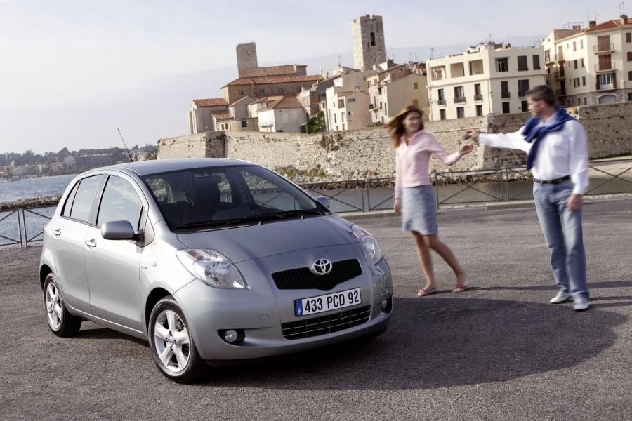  Toyota Yaris 2005 года  (фото 63 из 165)